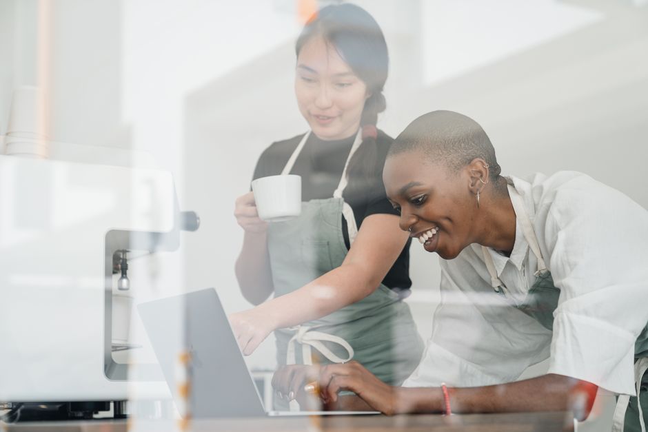What Is the Best Workplace Coffee Program for Hot and Cold Drinks?