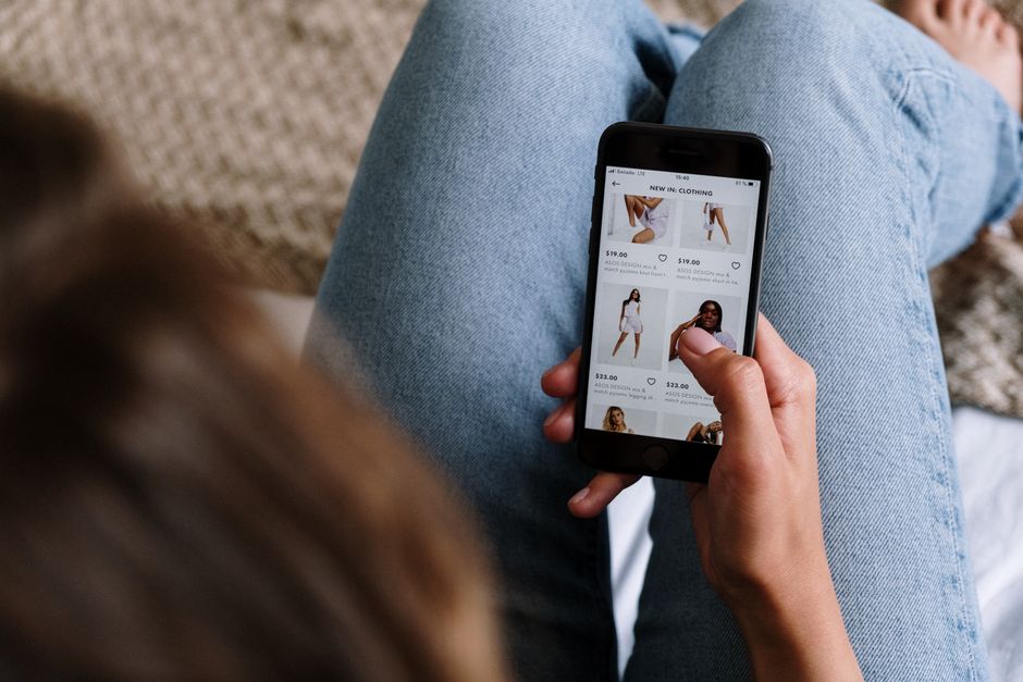Choose the Right iPhone AI App Without Paying for App Wrappers