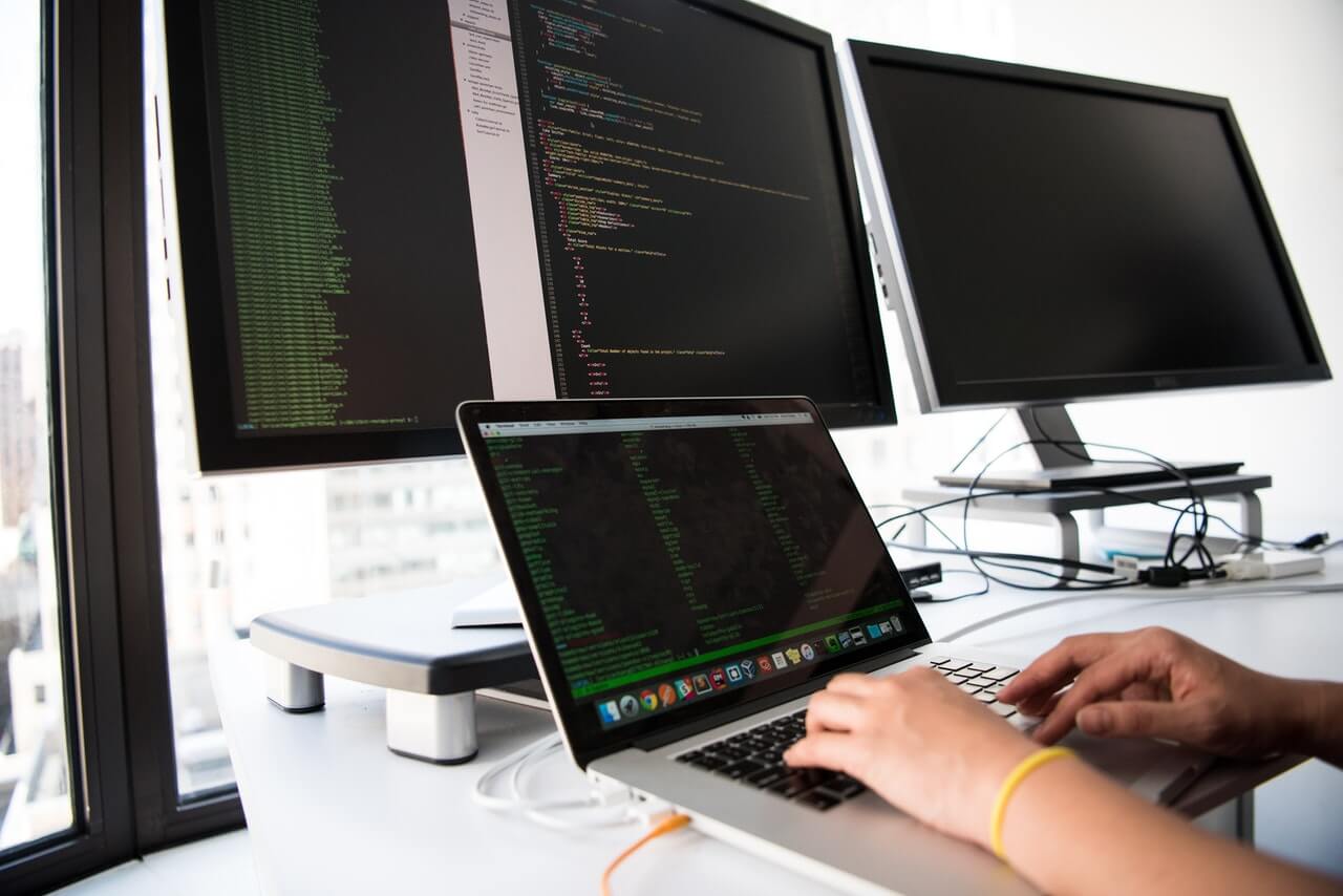 IT Professional Responsibilities: Core Duties and Daily Tasks